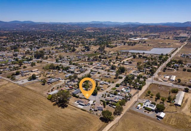 1355 Franklin Ln, Ramona, CA 92065