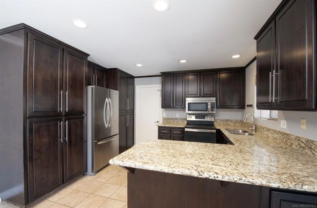 1355 Franklin Ln, Ramona, CA 92065