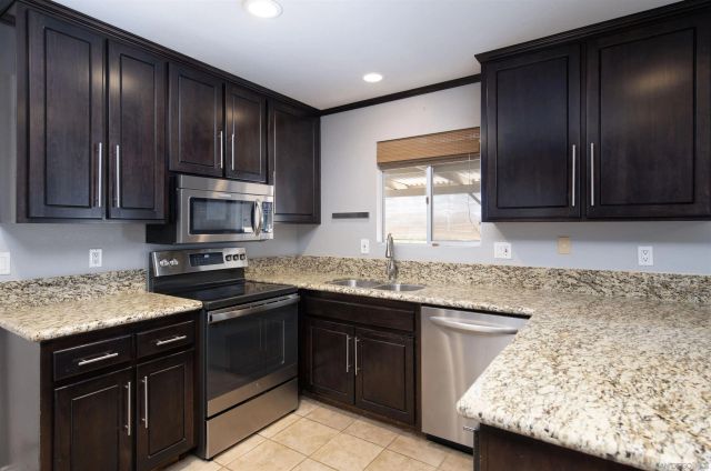 1355 Franklin Ln, Ramona, CA 92065