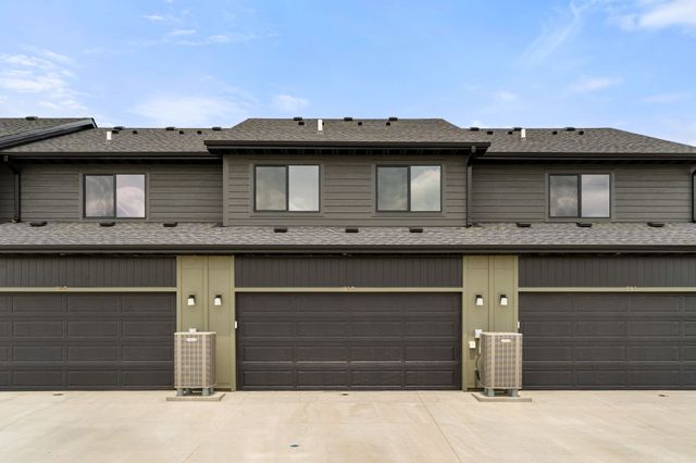 913 Percheron Lane, Norwalk, IA 50211