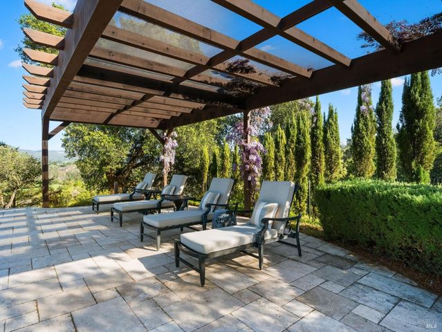 6444 Cottage Ridge Rd, Santa Rosa, CA 95403