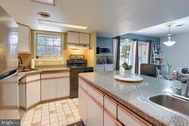 704 CEDAR RIDGE LN, Mechanicsburg, PA 17055