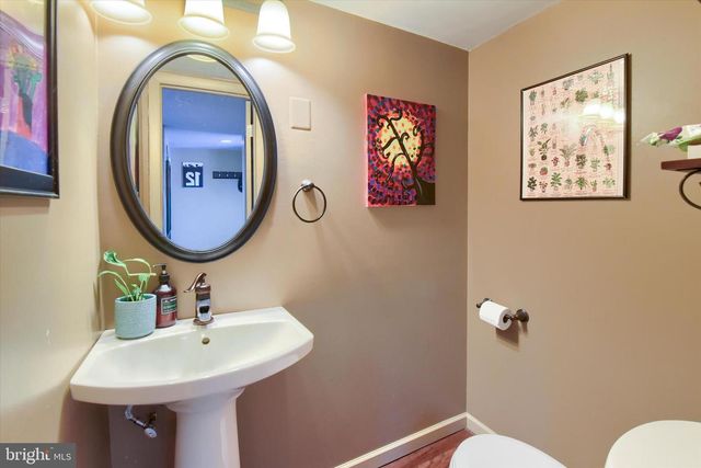704 CEDAR RIDGE LN, Mechanicsburg, PA 17055
