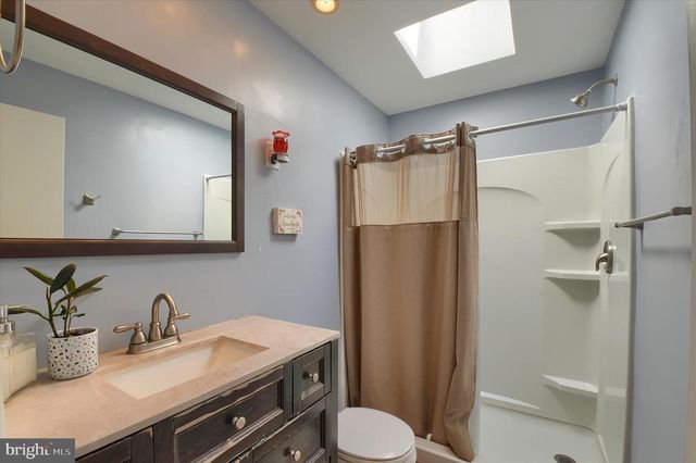 704 CEDAR RIDGE LN, Mechanicsburg, PA 17055