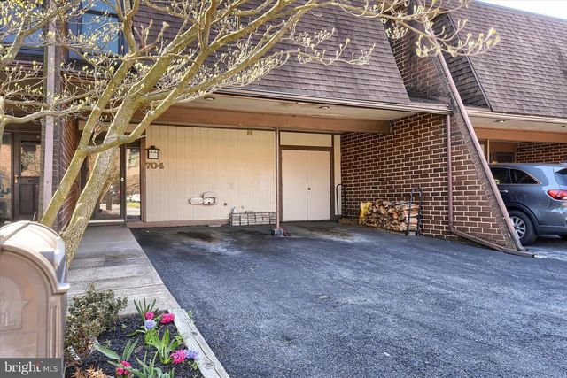704 CEDAR RIDGE LN, Mechanicsburg, PA 17055