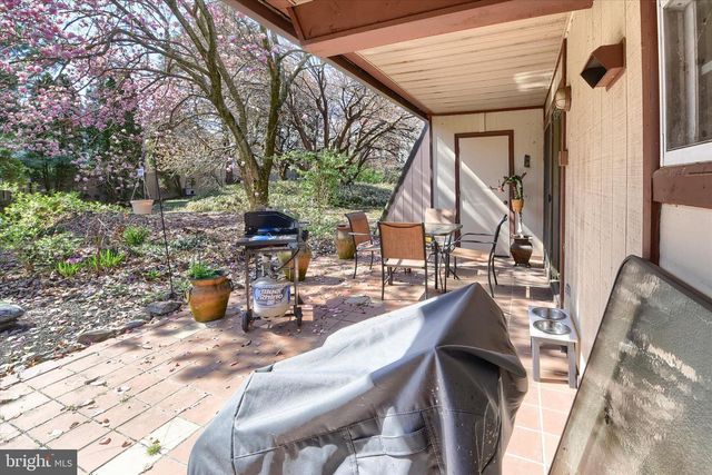 704 CEDAR RIDGE LN, Mechanicsburg, PA 17055