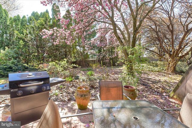 704 CEDAR RIDGE LN, Mechanicsburg, PA 17055
