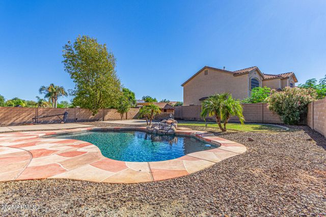 835 E STIRRUP Lane, San Tan Valley, AZ 85143