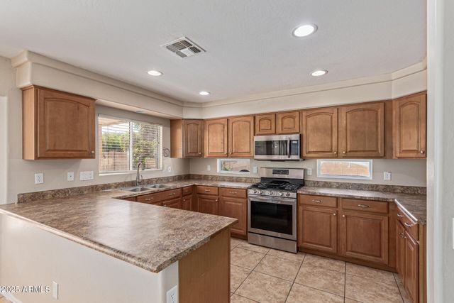 835 E STIRRUP Lane, San Tan Valley, AZ 85143