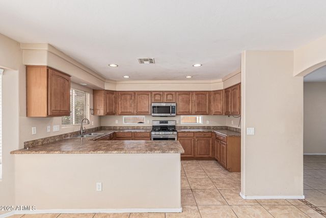 835 E STIRRUP Lane, San Tan Valley, AZ 85143