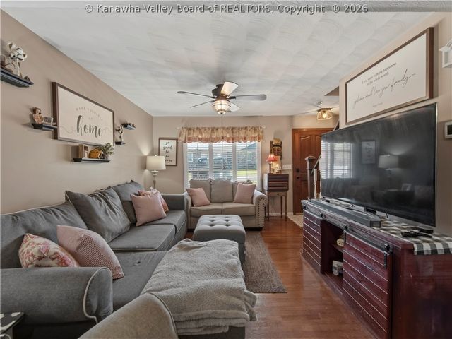122 Moorefield Place, Scott Depot, WV 25560