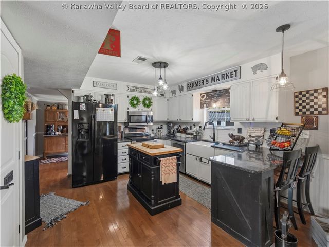 122 Moorefield Place, Scott Depot, WV 25560