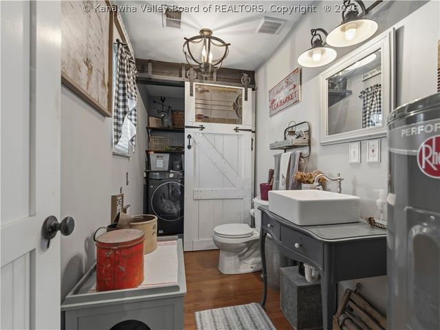 122 Moorefield Place, Scott Depot, WV 25560