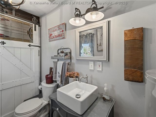 122 Moorefield Place, Scott Depot, WV 25560