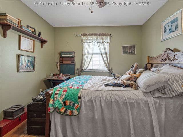 122 Moorefield Place, Scott Depot, WV 25560