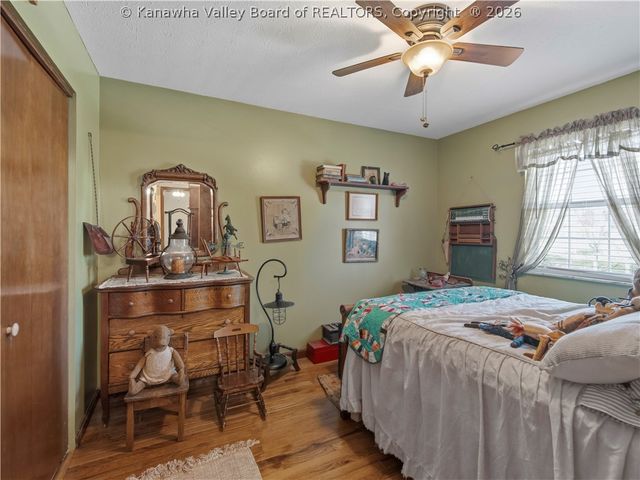 122 Moorefield Place, Scott Depot, WV 25560