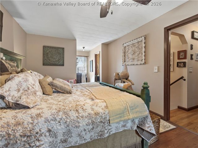 122 Moorefield Place, Scott Depot, WV 25560