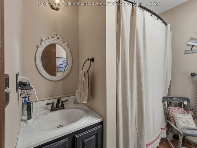 122 Moorefield Place, Scott Depot, WV 25560