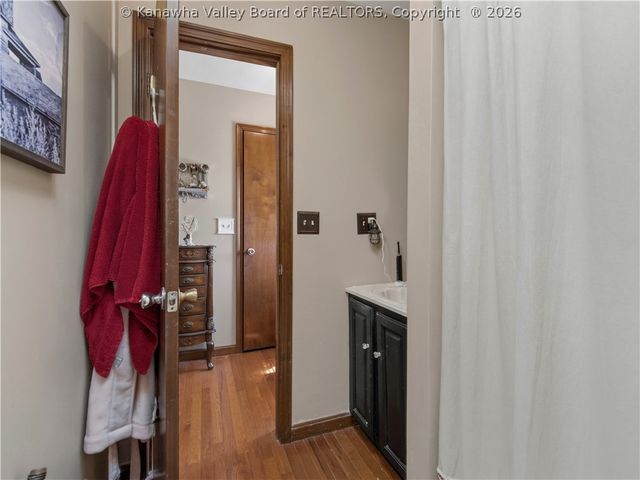 122 Moorefield Place, Scott Depot, WV 25560