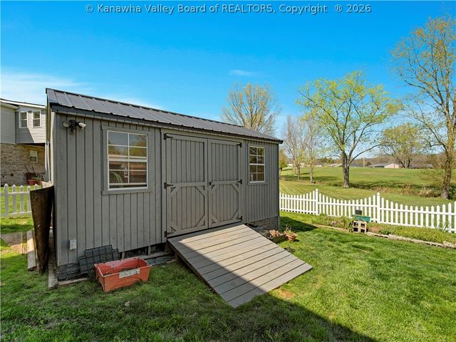 122 Moorefield Place, Scott Depot, WV 25560