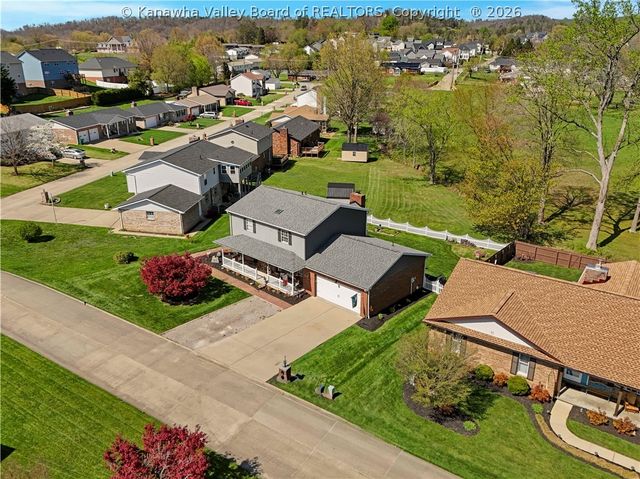 122 Moorefield Place, Scott Depot, WV 25560
