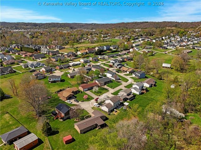 122 Moorefield Place, Scott Depot, WV 25560