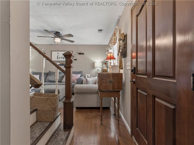 122 Moorefield Place, Scott Depot, WV 25560