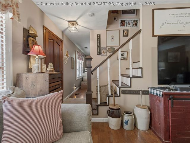 122 Moorefield Place, Scott Depot, WV 25560