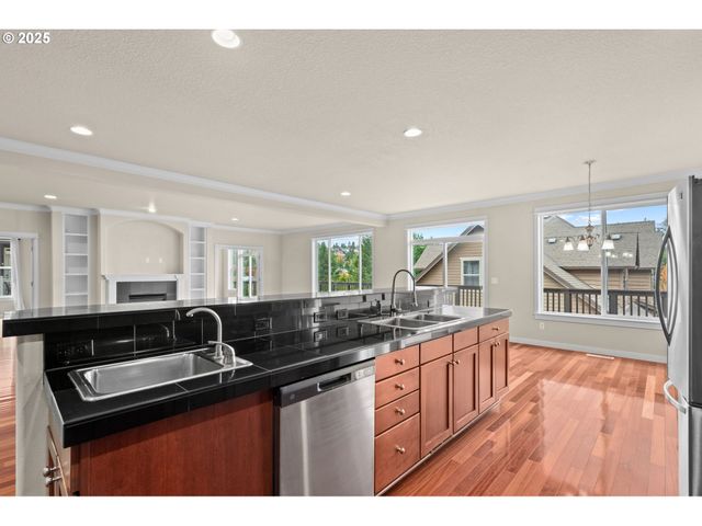 15037 Se SPANISH BAY Dr, Happy Valley, OR 97086