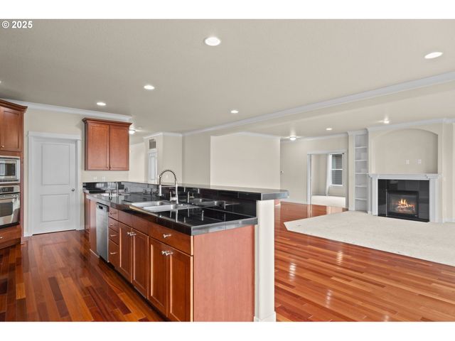 15037 Se SPANISH BAY Dr, Happy Valley, OR 97086