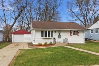 270 Ridge Avenue, Crystal Lake, IL 60014