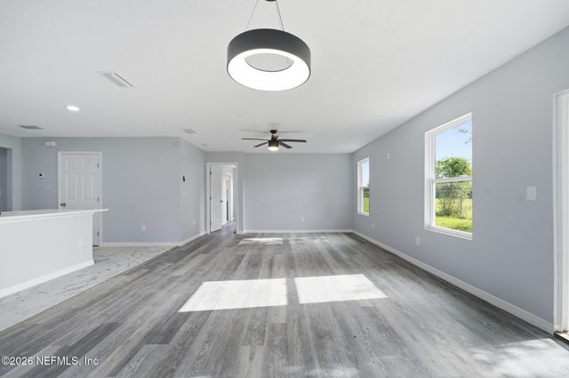 4327 BESSIE Circle E, Jacksonville, FL 32209