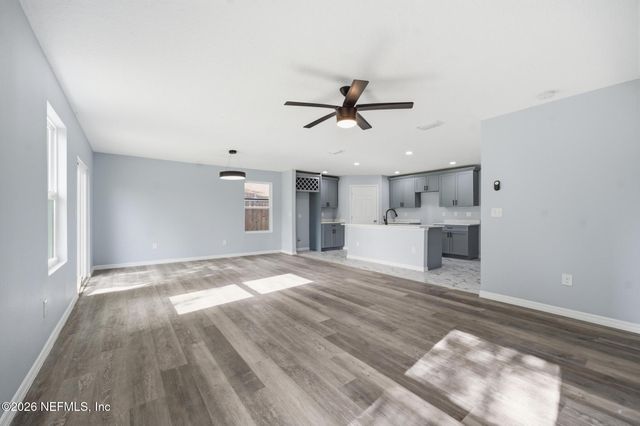 4327 BESSIE Circle E, Jacksonville, FL 32209