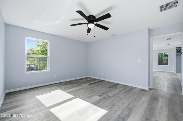 4327 BESSIE Circle E, Jacksonville, FL 32209
