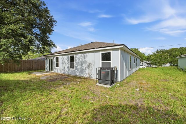 4327 BESSIE Circle E, Jacksonville, FL 32209