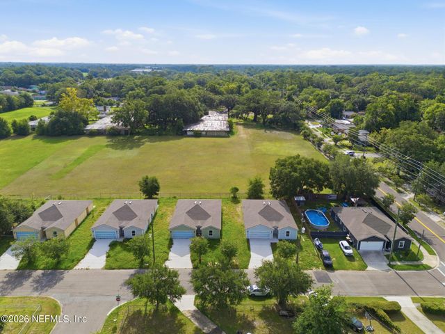 4327 BESSIE Circle E, Jacksonville, FL 32209