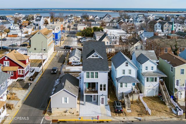 28 2nd Street, Highlands, NJ 07732