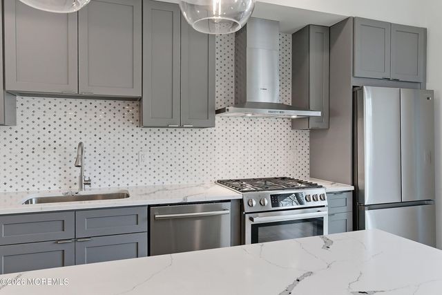 28 2nd Street, Highlands, NJ 07732