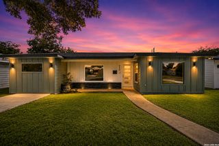 223 LAURELWOOD DR, San Antonio, TX 78213