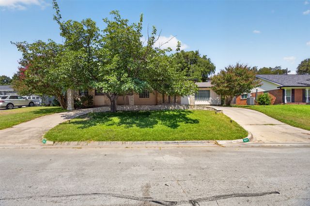 4509 Starlight Drive, Haltom City, TX 76117