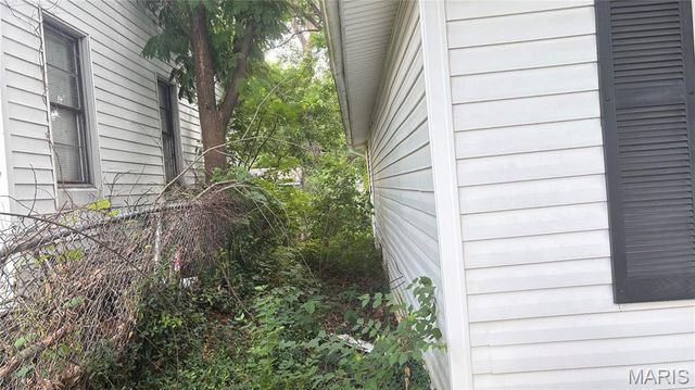 10188 Count Drive, St Louis, MO 63136