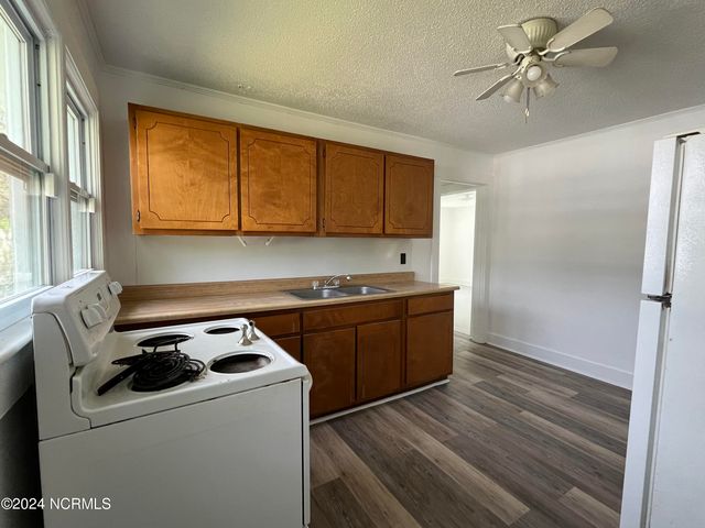 206 Richlands Avenue, Jacksonville, NC 28540