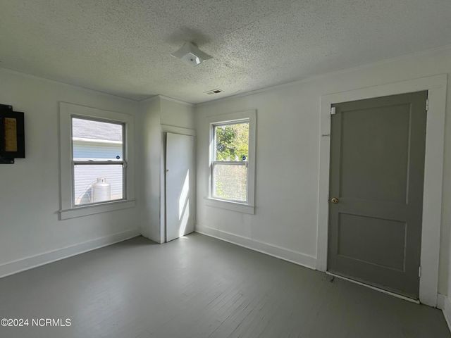 206 Richlands Avenue, Jacksonville, NC 28540