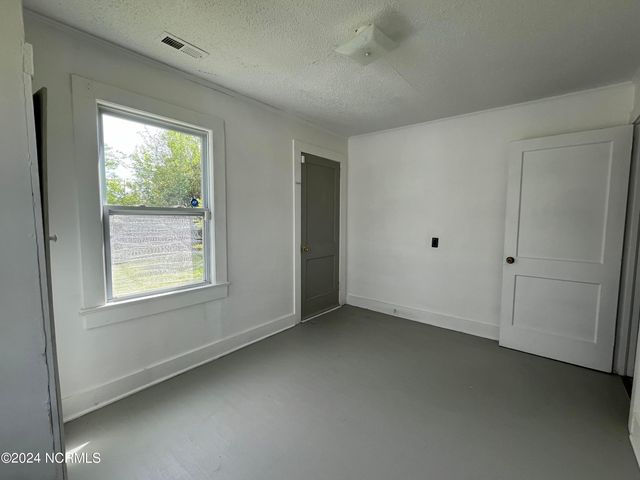 206 Richlands Avenue, Jacksonville, NC 28540