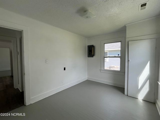 206 Richlands Avenue, Jacksonville, NC 28540