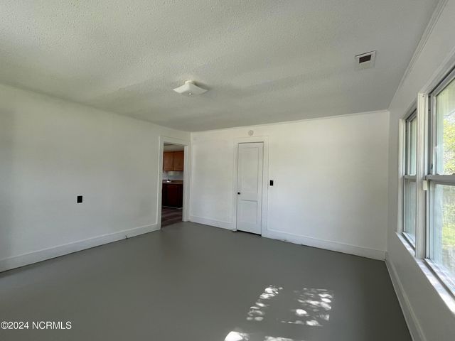 206 Richlands Avenue, Jacksonville, NC 28540