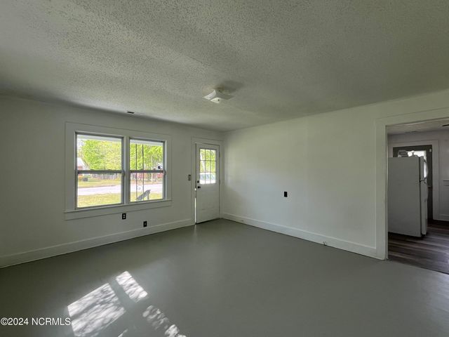 206 Richlands Avenue, Jacksonville, NC 28540