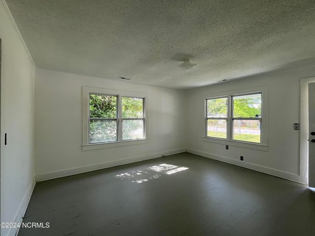 206 Richlands Avenue, Jacksonville, NC 28540