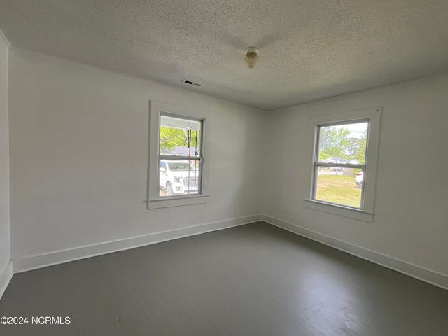 206 Richlands Avenue, Jacksonville, NC 28540