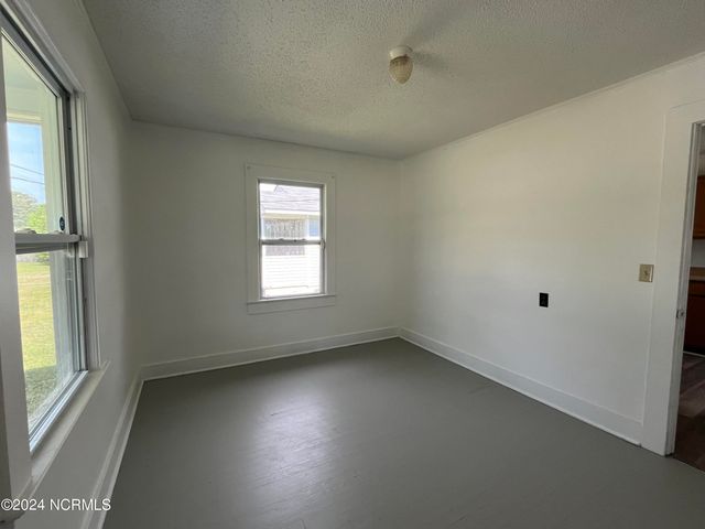 206 Richlands Avenue, Jacksonville, NC 28540